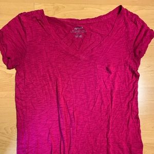 Aerie Red/Magenta V Neck Tee Size XS